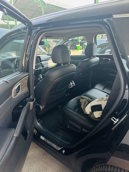 KIA Sorento sotiladi