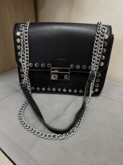 Дамска чанта с дълга дръжка