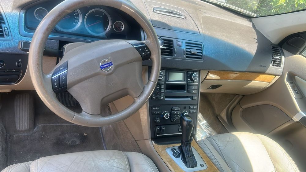 Vand Volvo xc90 cu MOTOR DEFECT