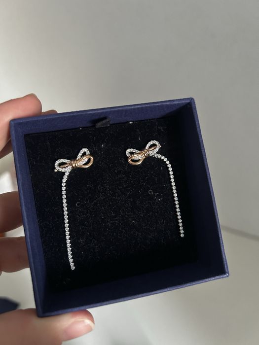 Обеци Swarovski.