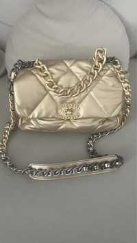 Chanel , златна чанта