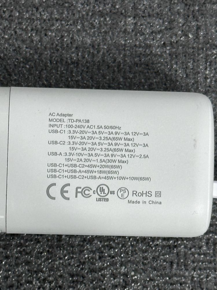 Adaptor TD-LTE  Laptop si Telefon +cablu original Apple de laptop