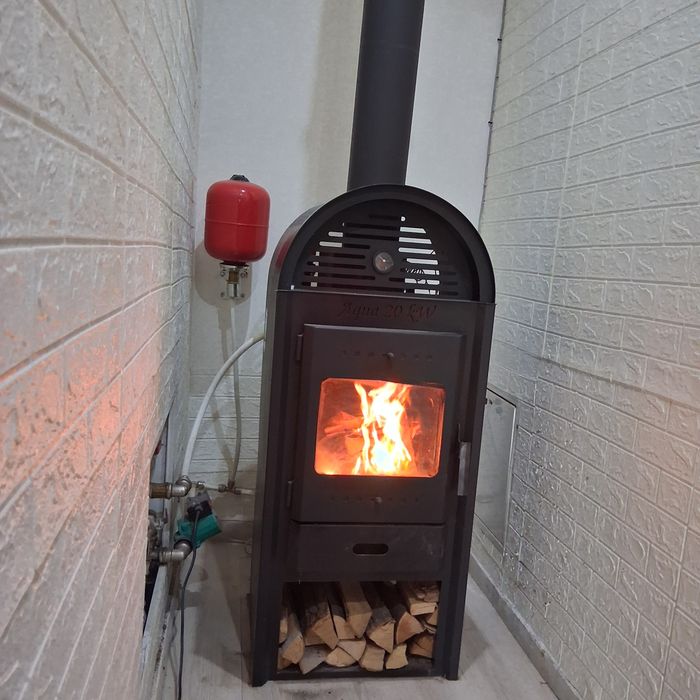 Termosemineu pe lemne