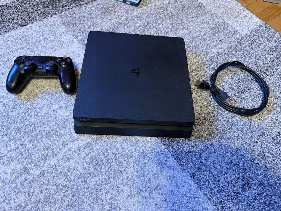 Vand Consola Playstation 4 slim