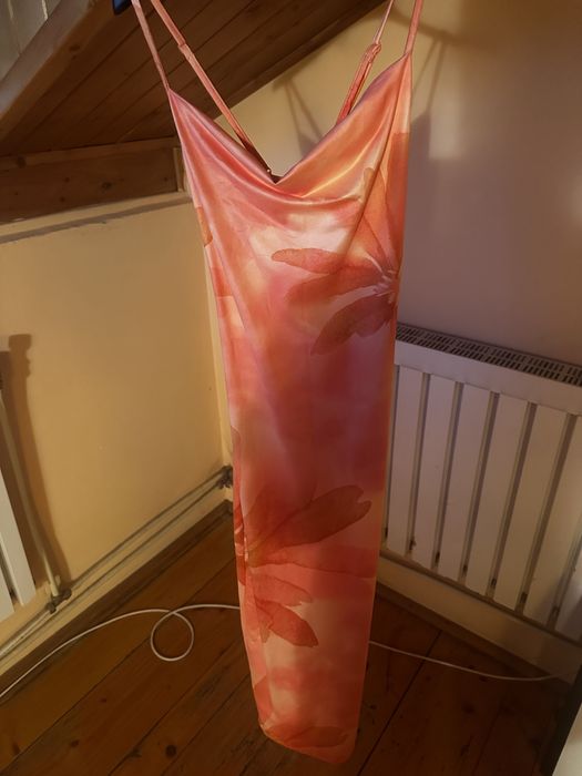 Rochie superba intr o culoare ff frumoasa