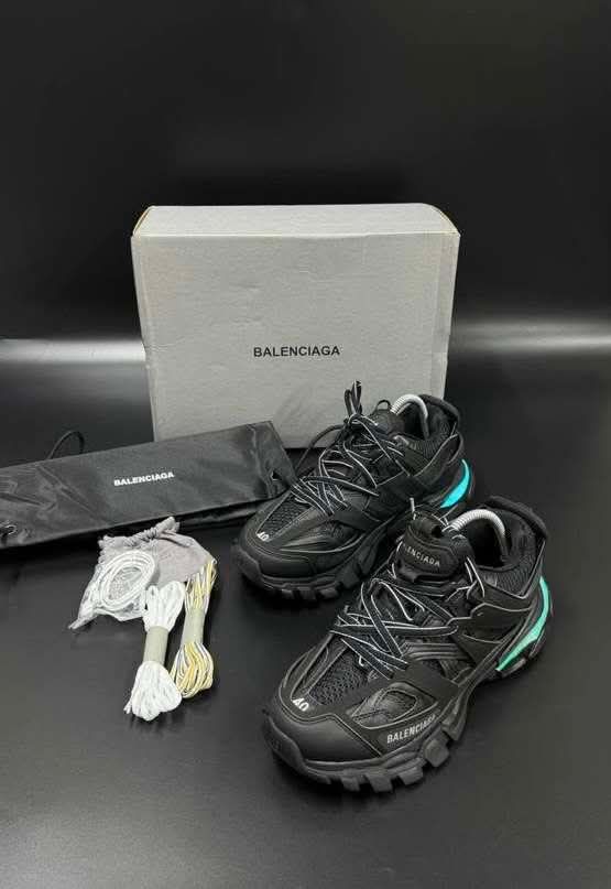 Balenciaga track led