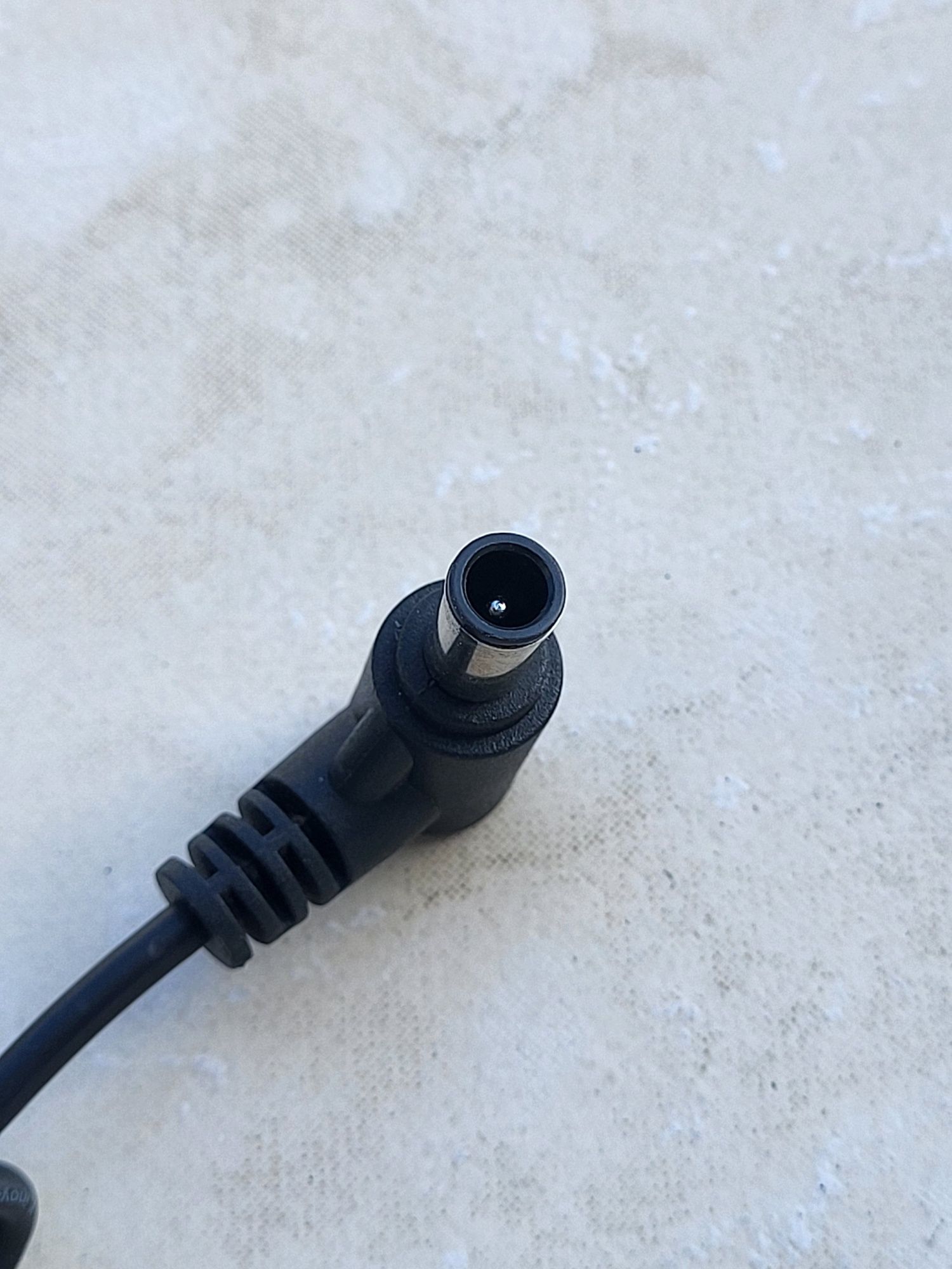 Alimentator LG 19V 2,1A model LCAP25B mufa cu pin