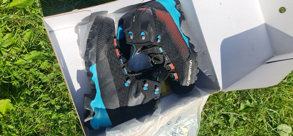 Bocanci trekking dama La Sportiva 38 1/2