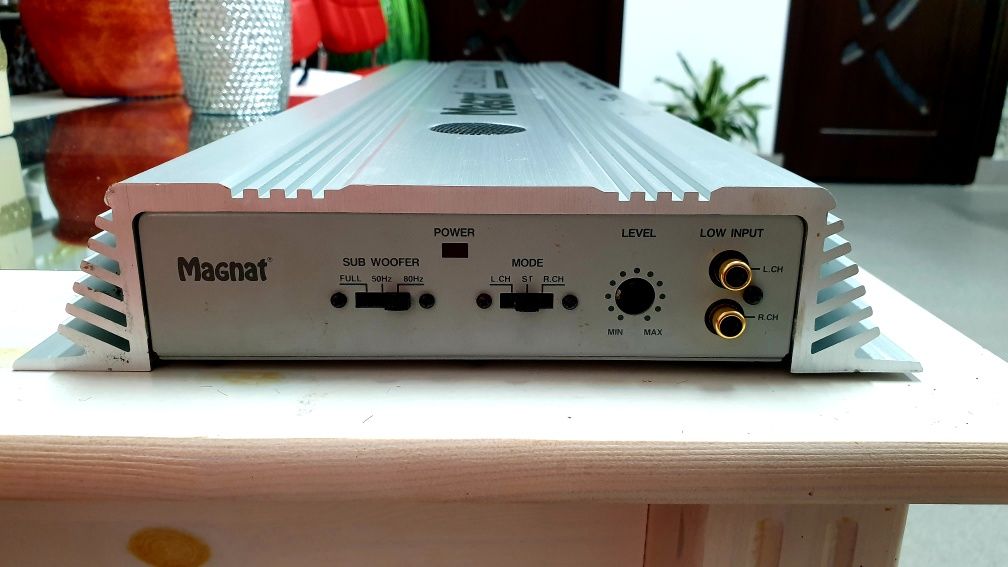 Amplificator  Magnat Classic 1000 Reference Series si Class