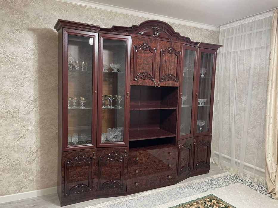 Стенка горки для гостиной комнаты.