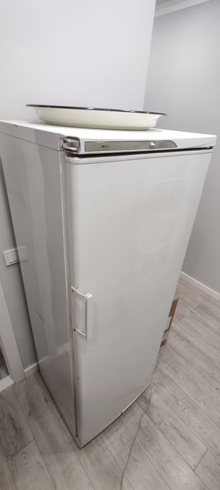 Морозильник      бу