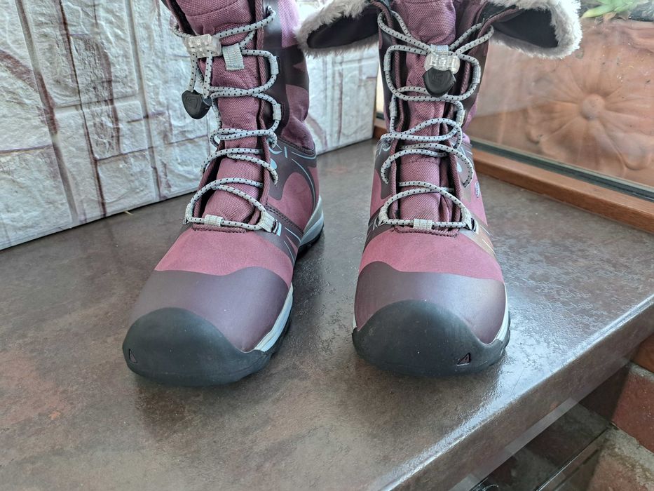 детски ботуши,зимни обувки,боти,апрески,KEEN номер35 за момиче,