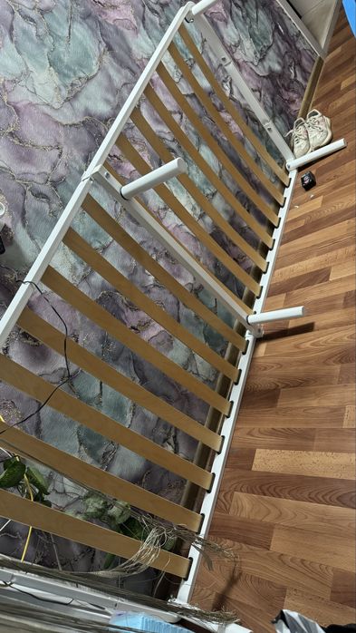 Отдам кровать+матрас даром