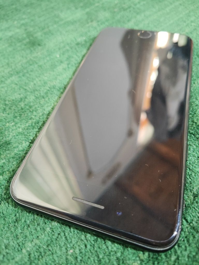 iPhone 7 plus jet black 256gb ideal
