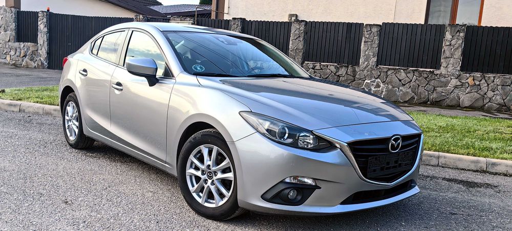 Mazda 3 * Benzina aspirat * Navi * Senzori * 2014 * Keyless