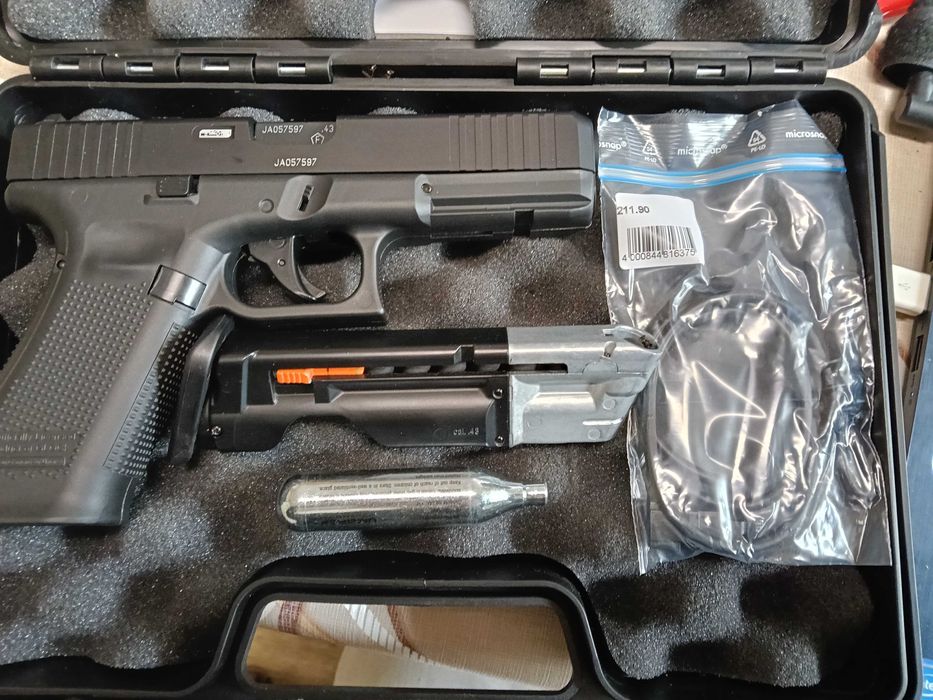 Glock 17 GEN 5 Negru .43