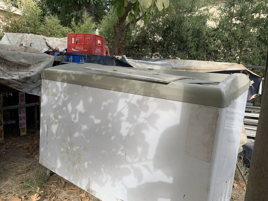 Продается Холодильник: БУ договорная цена рабочее состояние 7/10