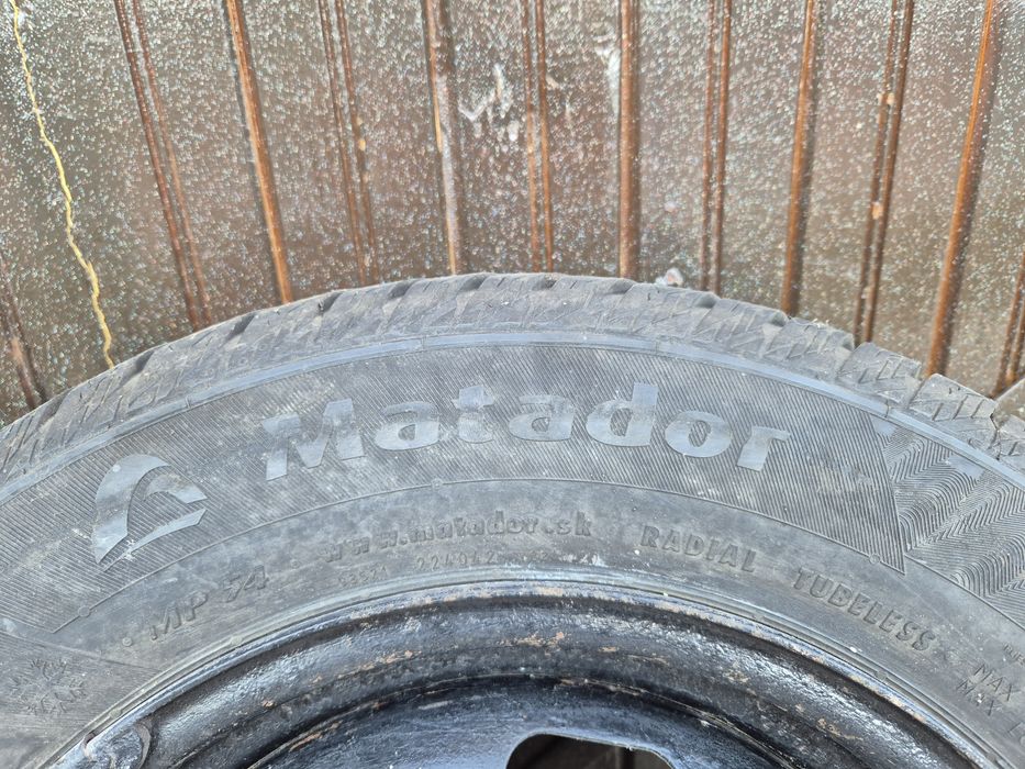 Гуми с джанти 175/70/14 - 2бр. зимни