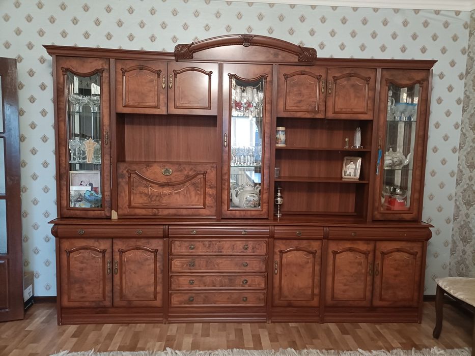 Продам гостиную стенку