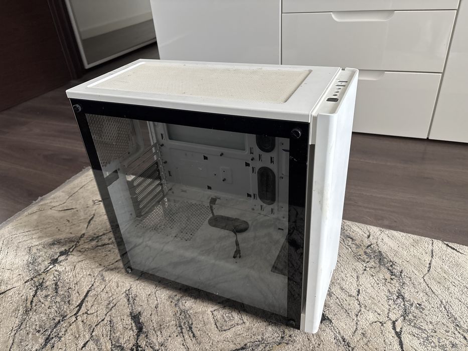 Carcasa alba PC Corsair