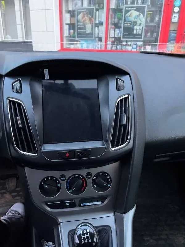 Navigatie Android Stil Tesla Ford Focus Mk3 1-4GB RAM - QLed Carplay