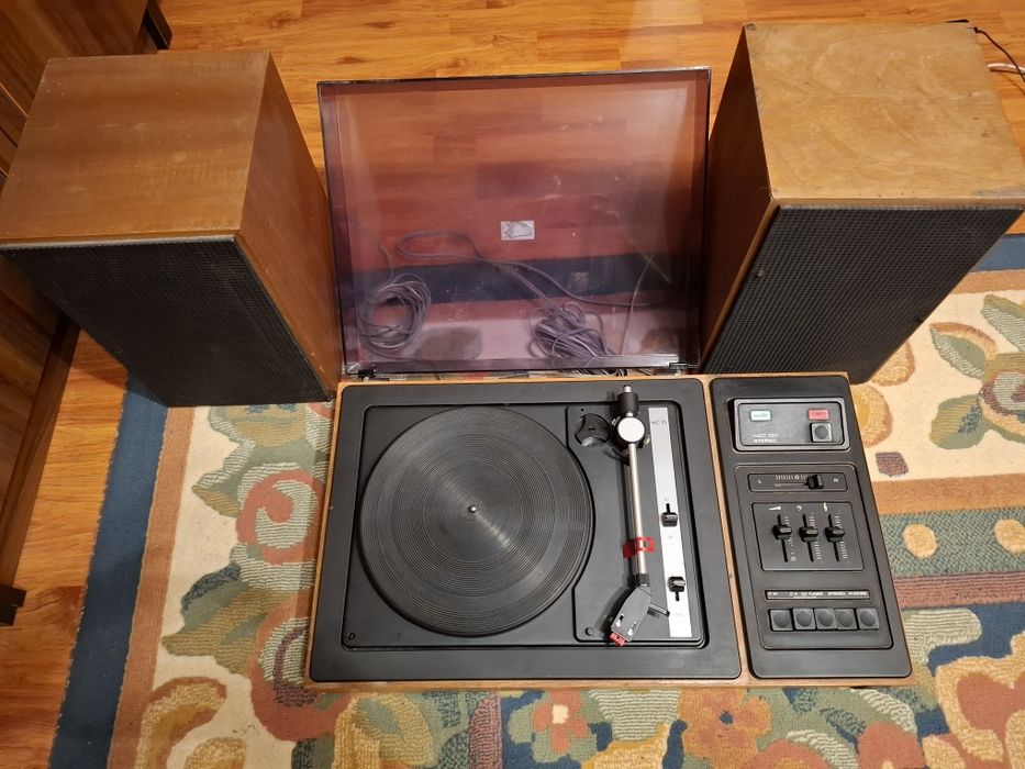 Pick-up de colecție funcțional cu boxe originale