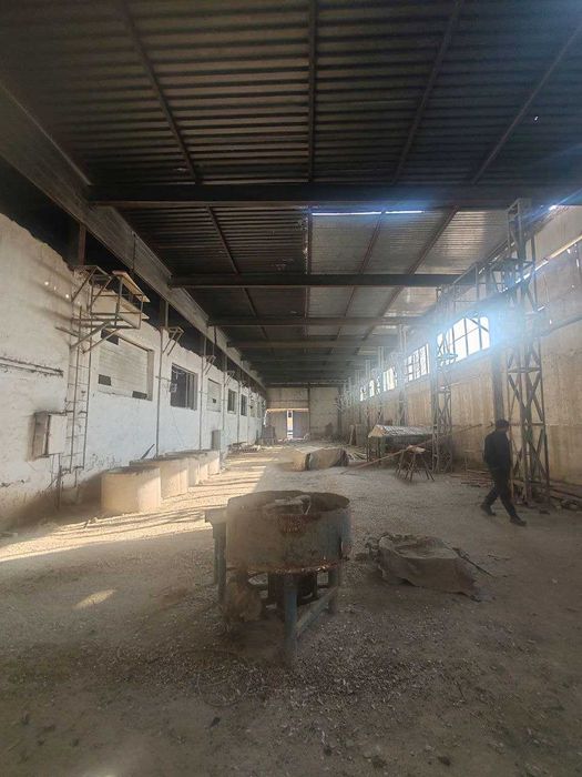 Здание для склада в городе