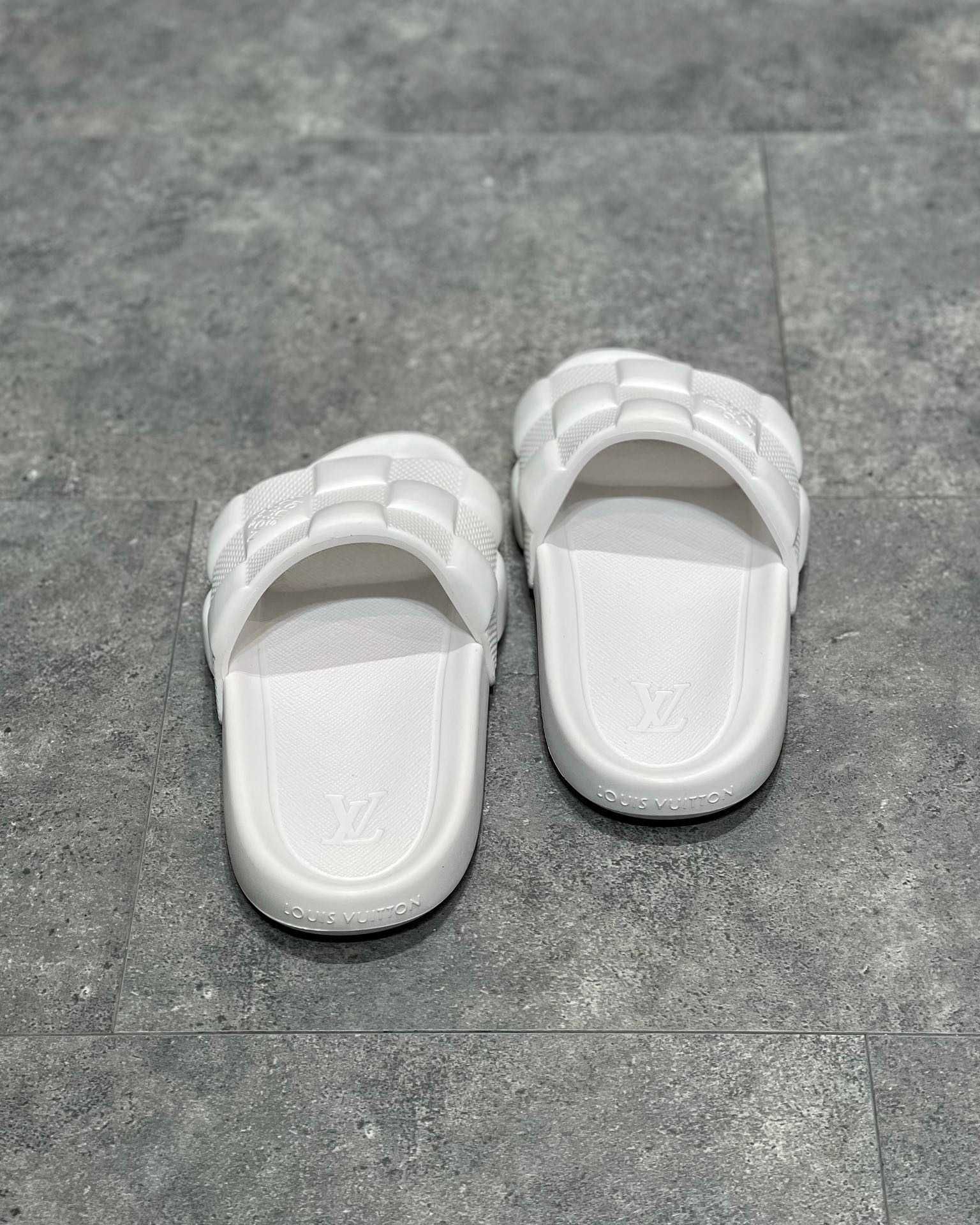 Papuci / slapi Louis Vuitton Premium