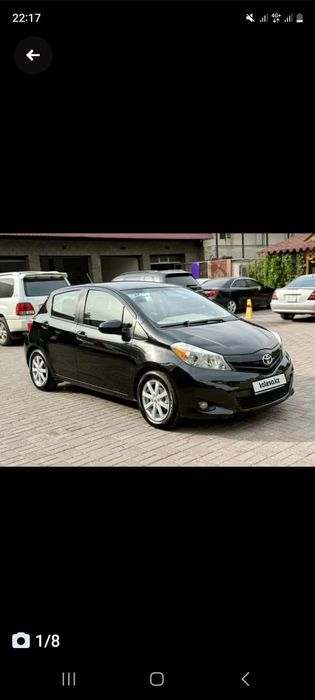Авто Тойота Ярис 2012 года