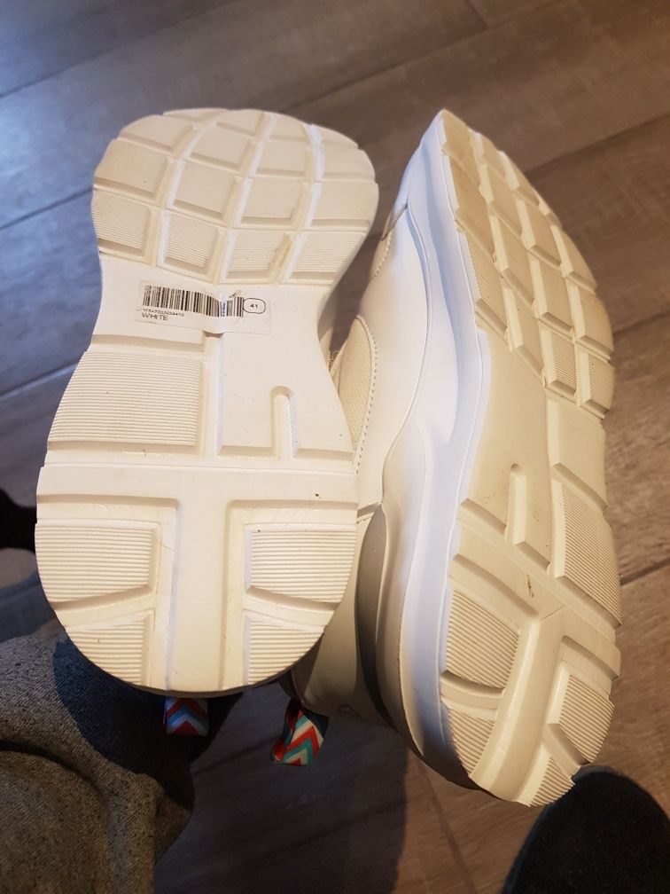 Adidași Ellesse noi mărime 41