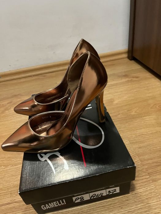 Pantofi stileto aramii noi