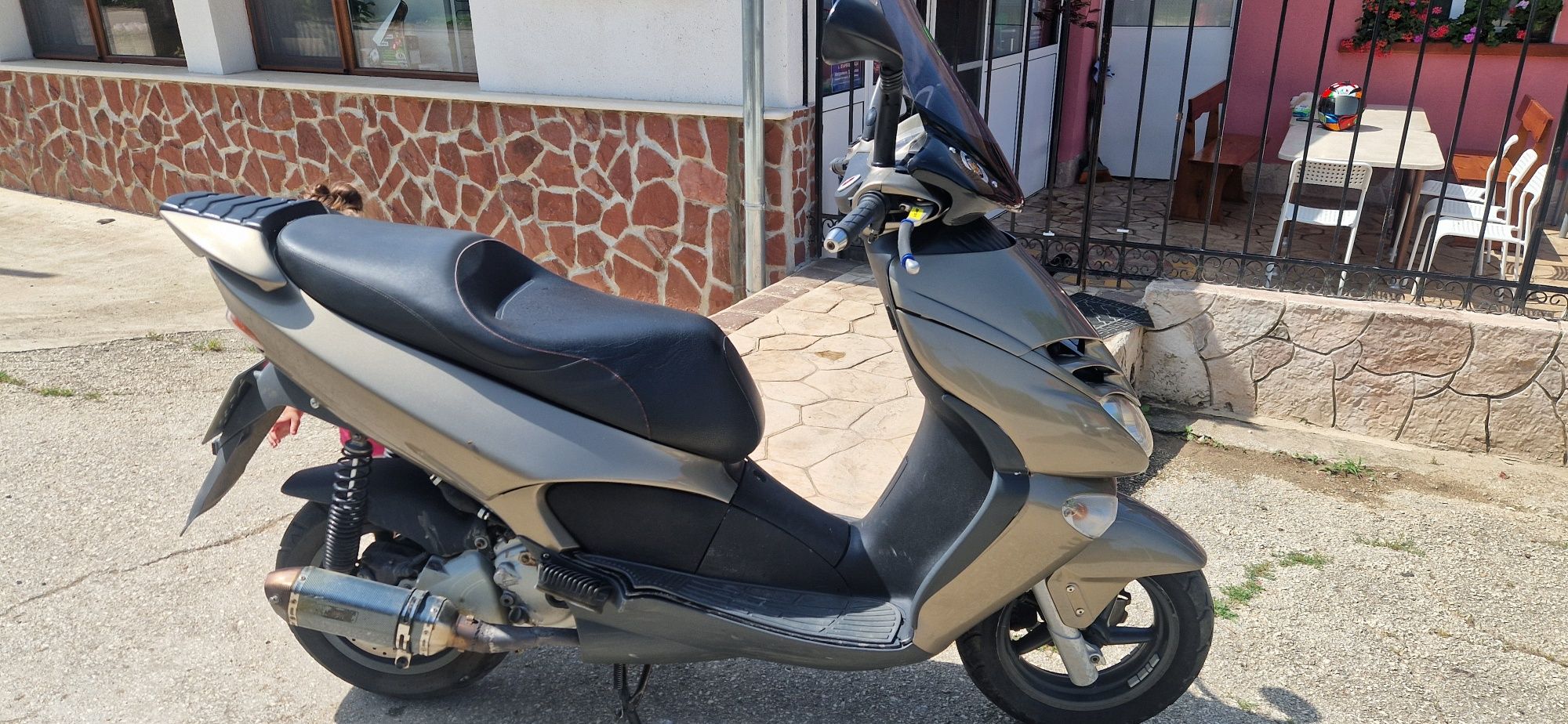 Aprilia leonardo 250