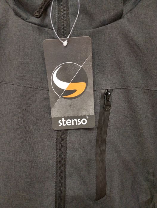 Продавам топло спортно дамско яке