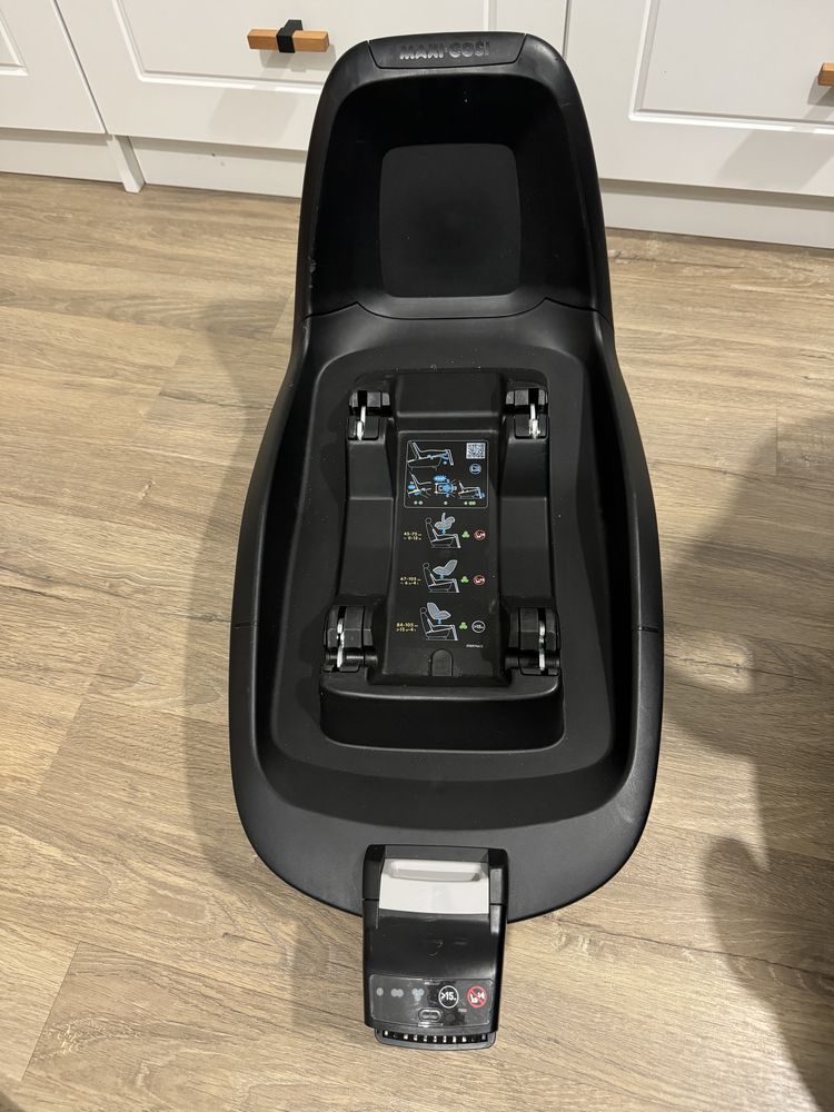 Vand scoica Maxi Cosi 2WayFix + Baza Izofix