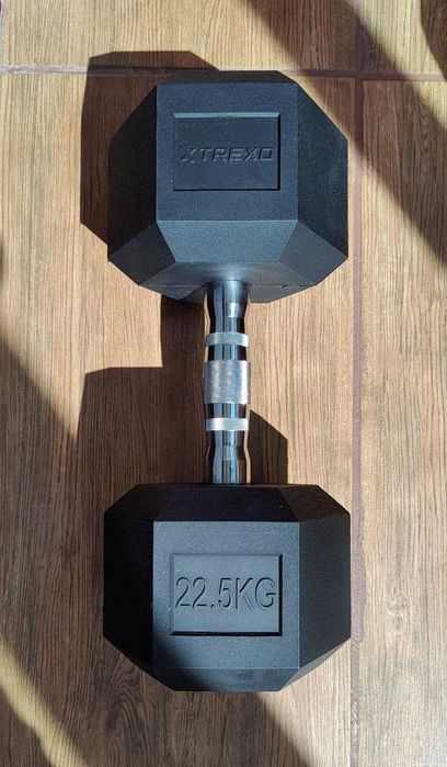 Ganteră cauciucată hexagonală, 22.5 kg