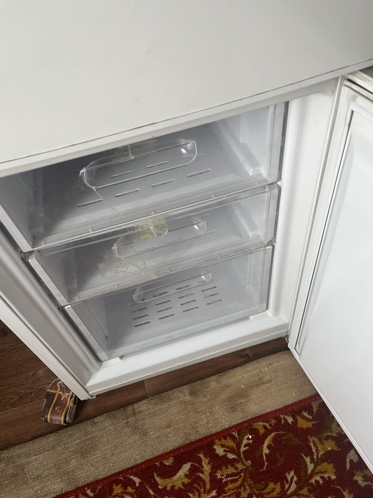 продам холодильник на запчасти