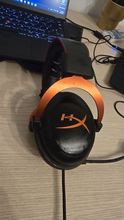 Casto Hyperx Cloud 2