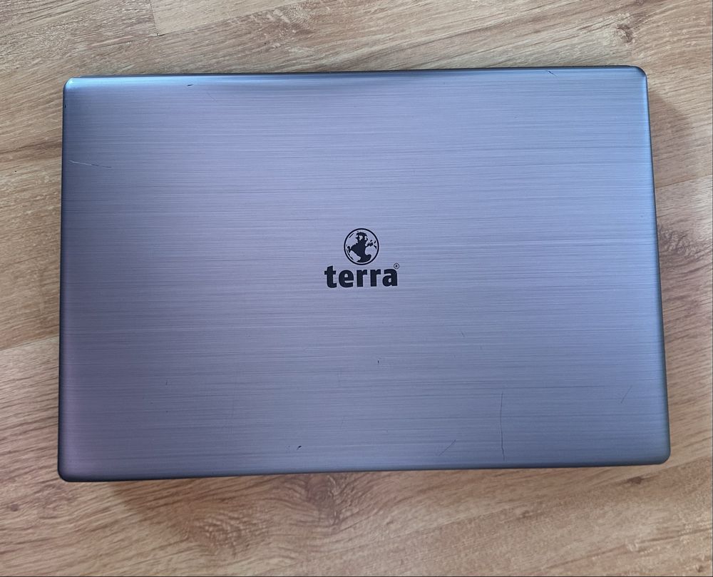 Лаптоп Terra 1749S