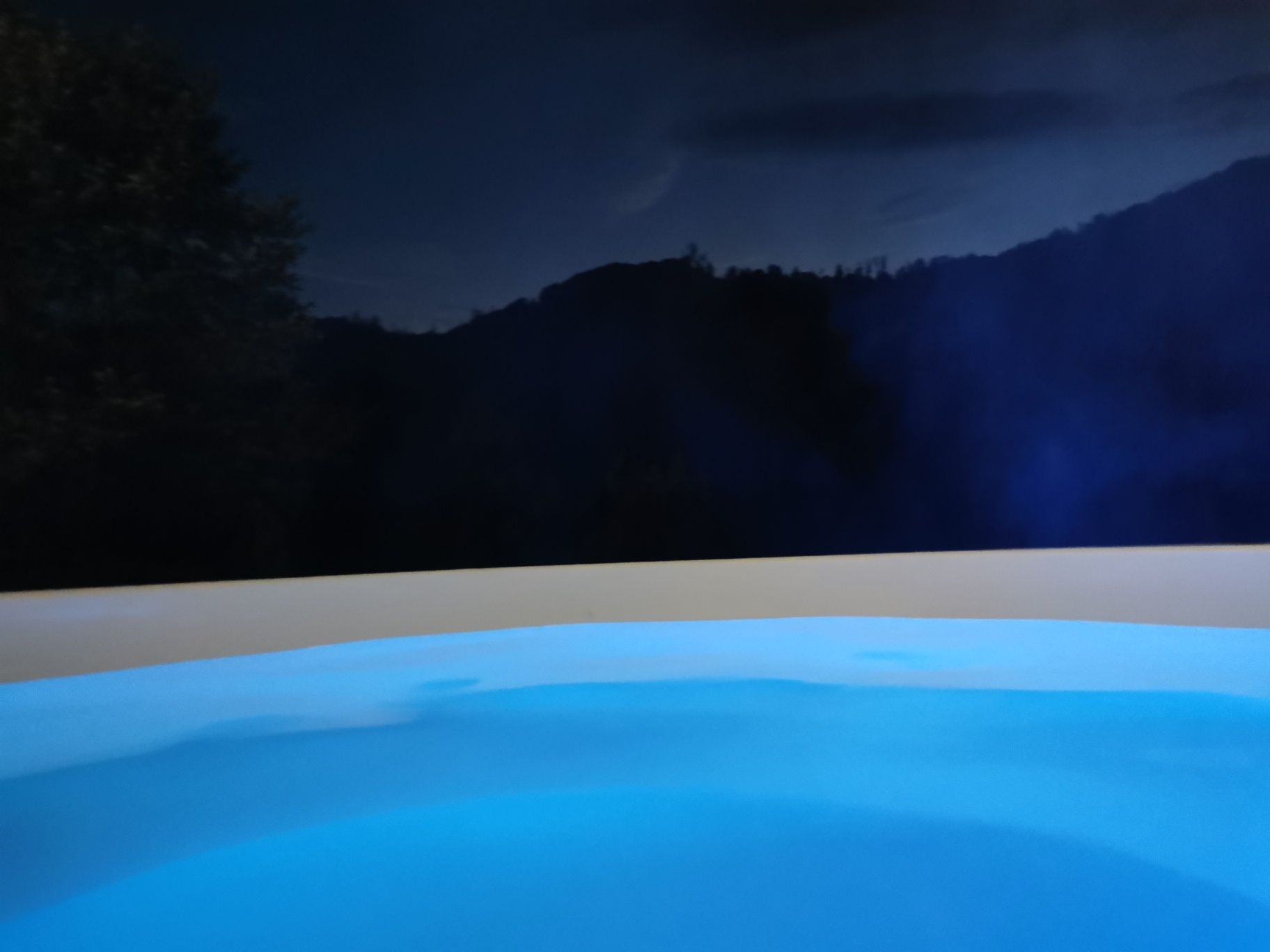 Cabana de închiriat la Coada Lacului Lesu, Bihor