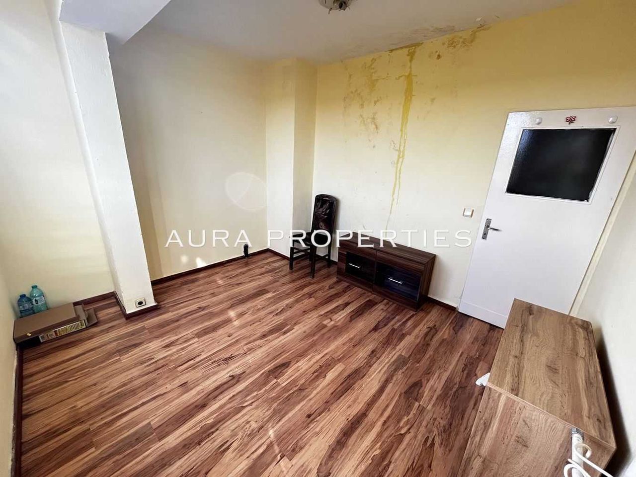 Продава се Едностаен апартамент в Разград, Орел - 45 кв.м за 963 €/кв.м - Снимка #7