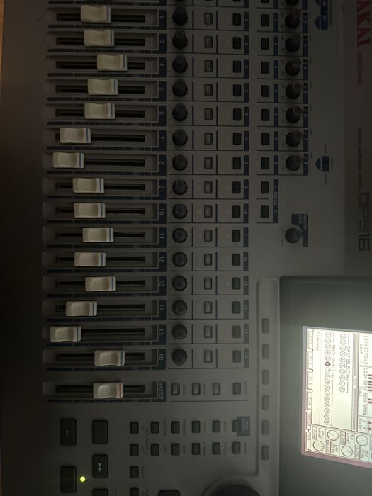 AKAI Digtal record studio 16