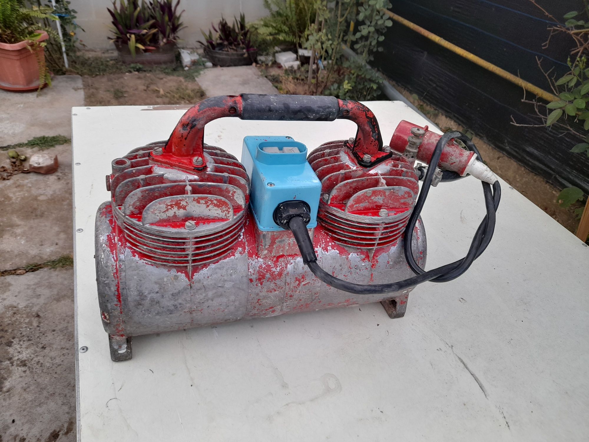 Compresor pompa tencuit Kolmann 900w