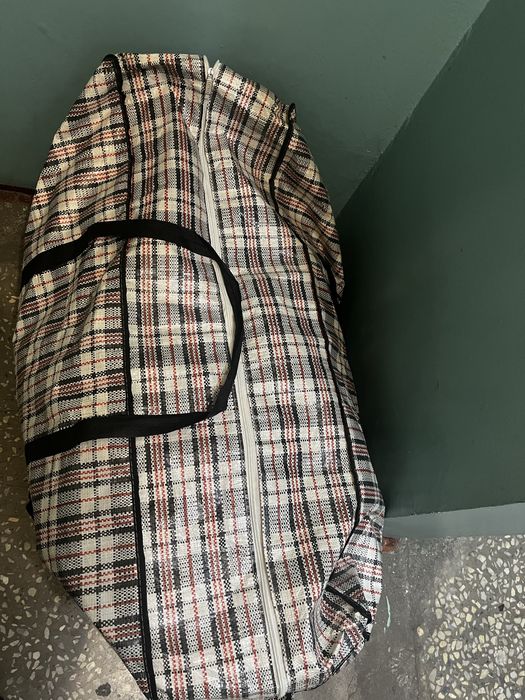 Отдам бесплатно  вещи