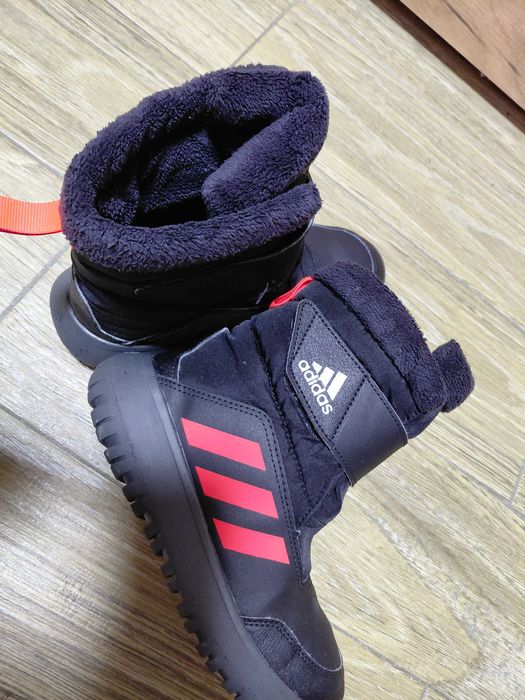 Зимни боти и ботуши за момче  Adidas