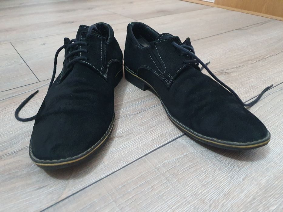 pantofi piele intoarsa barbati