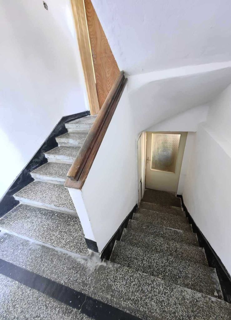 Продава се Къща в Разград, Център - 192 кв.м за 651 €/кв.м - Снимка #15