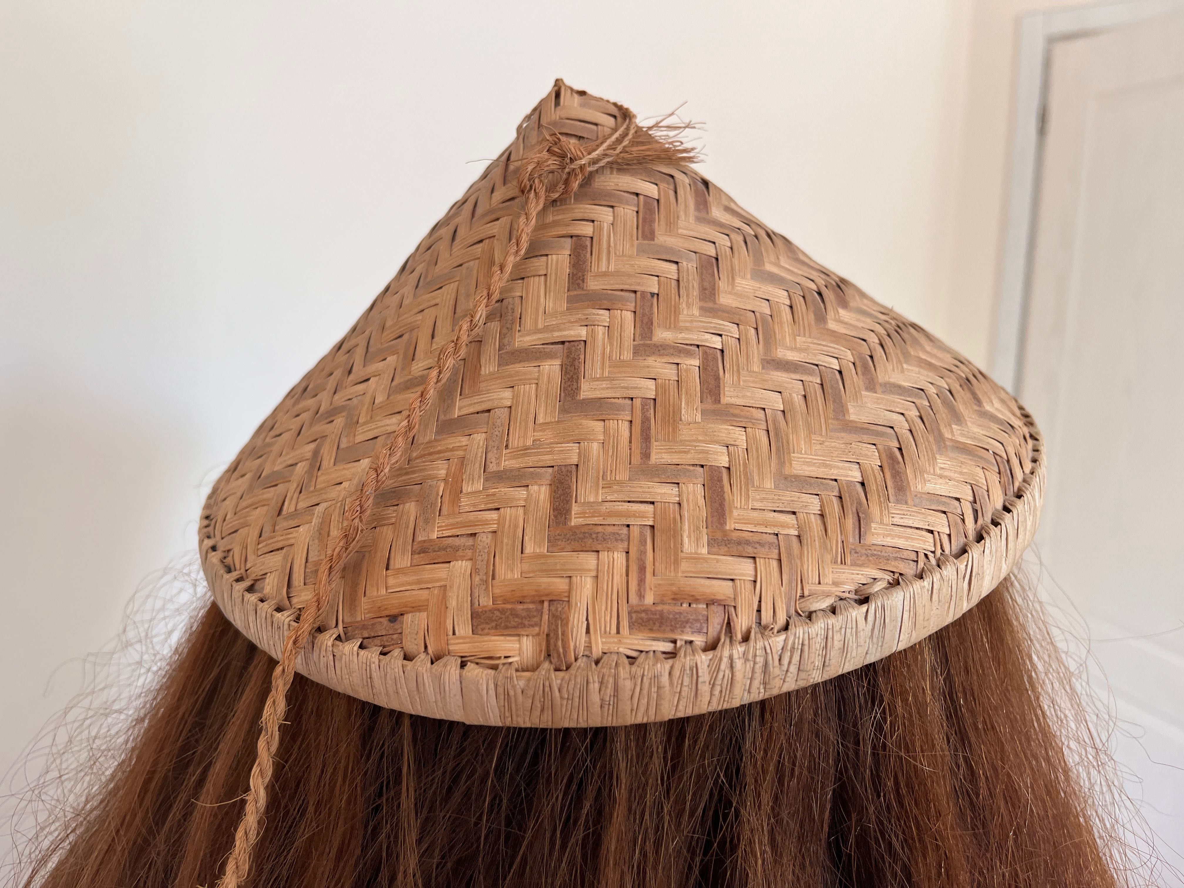 Оригинална дървена шапка от Филипините
