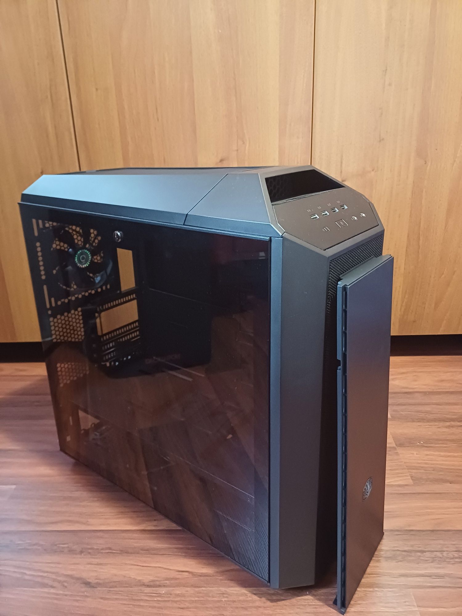 Carcasa cooler master mc500p
