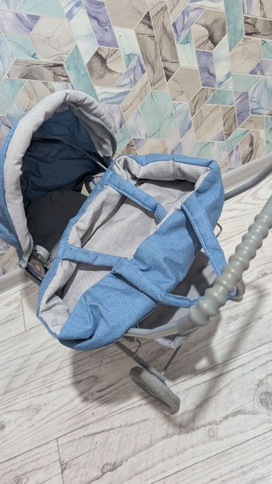Продам железную коляску для куклы