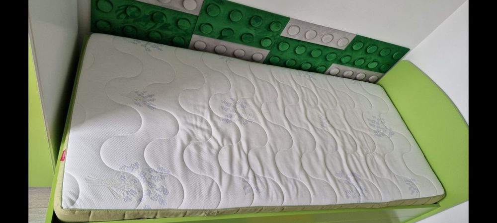 Pat de 1 persoana marime 90x200